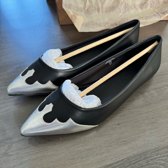 BAND OF THE FREE Gald Metallic pointed Toe black silver Western Flats size 9 NWT - Picture 3 of 13